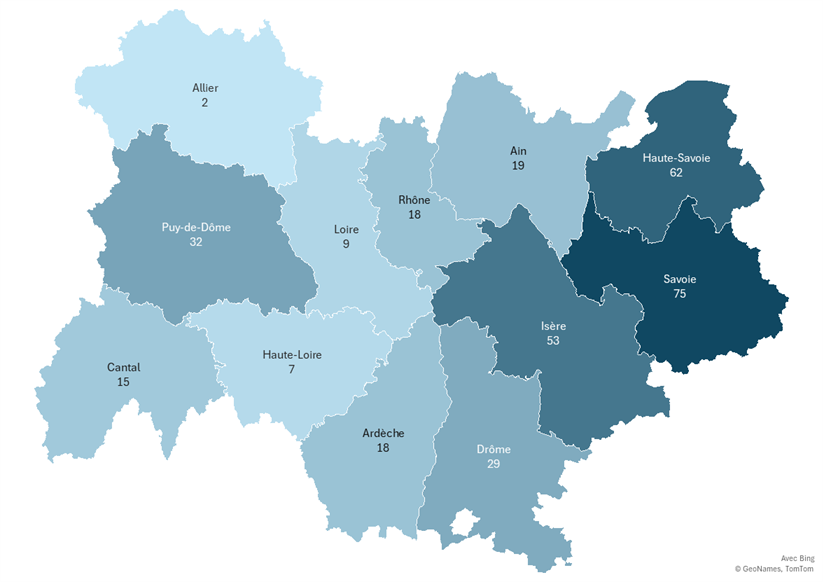 Nombre d'aires de décollage par département :
Ain : 19
Allier : 2
Ardèche : 18
Cantal : 15
Drôme : 29
Isère : 53
Loire : 9
Haute-Loire : 7
Puy-de-Dôme : 32
Rhône : 18
Savoie : 75
Haute-Savoie : 62