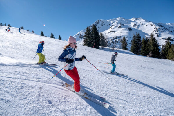 Ski en famille à Arêches-Beaufort - massif du Beaufortain (73) ©Tristan Shu